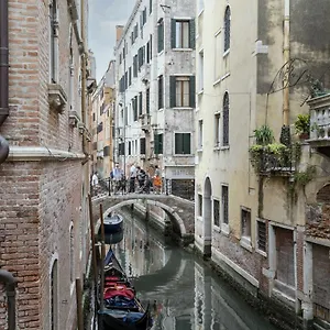 Gondola Luxury - Campo Santi Filippo E Giacomo By Wonderful Italy Venecia