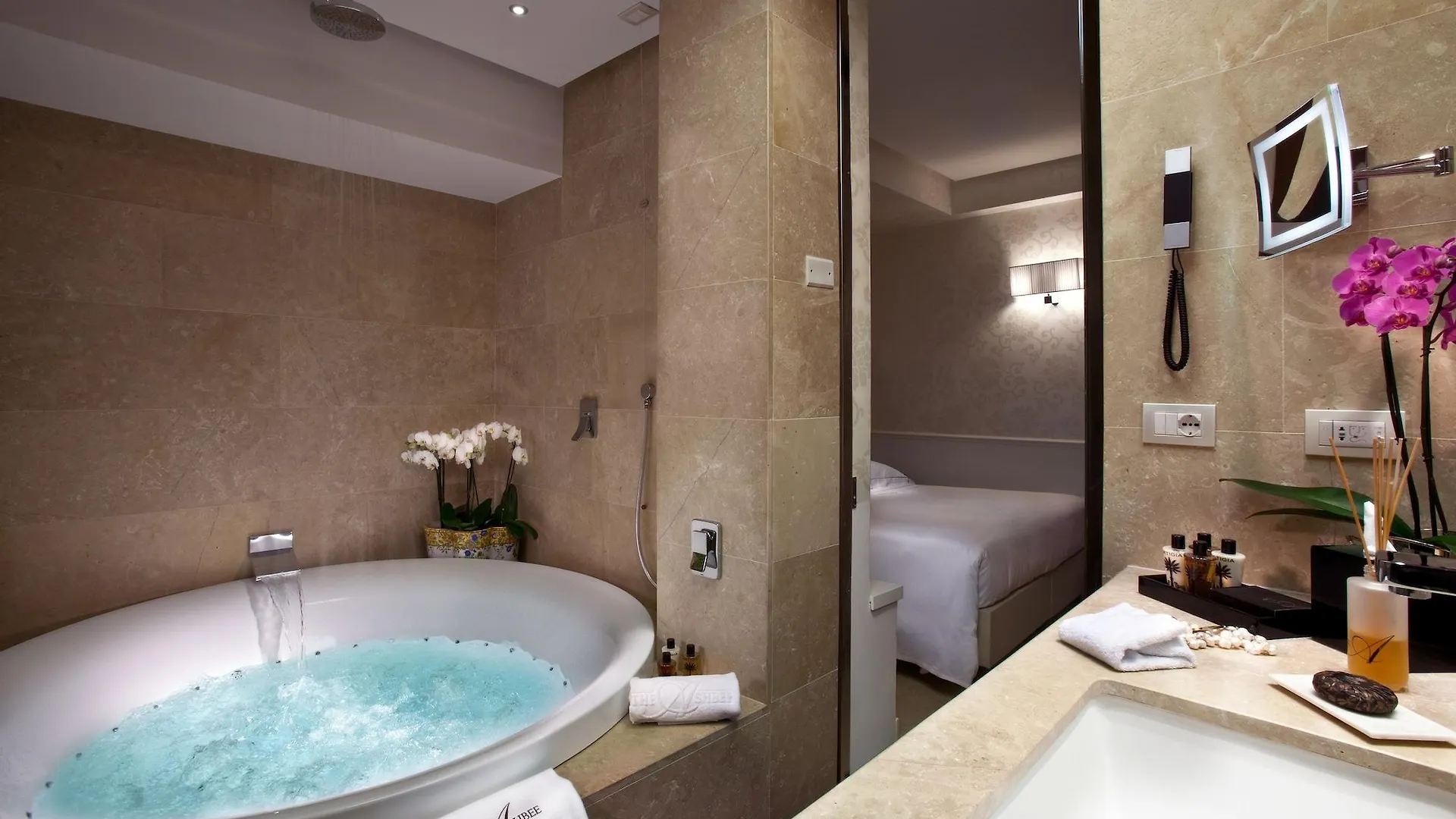 The Ashbee Hotel تاورمينا